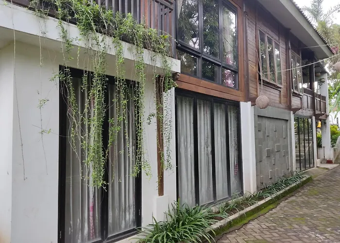 Yutaka Inn Aurila Dinoyo Malang
